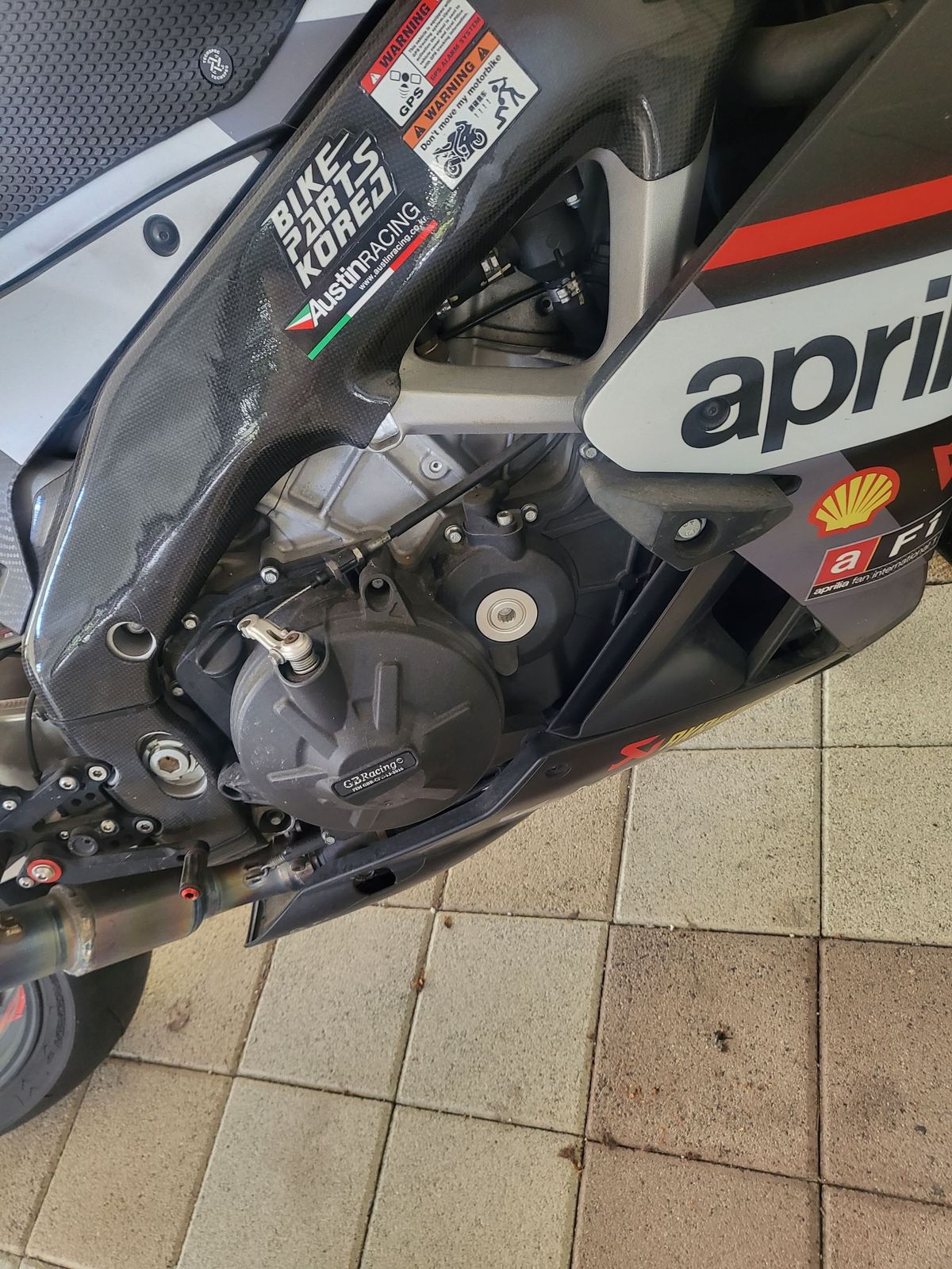 아프릴리아 RSV 4 RF 6