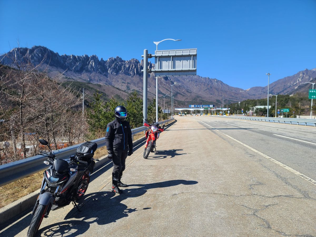 스즈키 GSX S 125 more