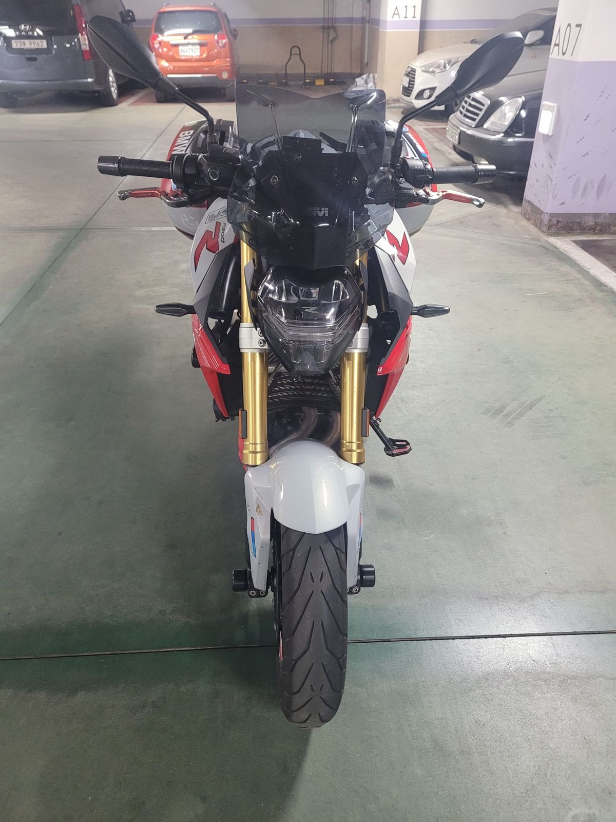 BMW F 900 R more