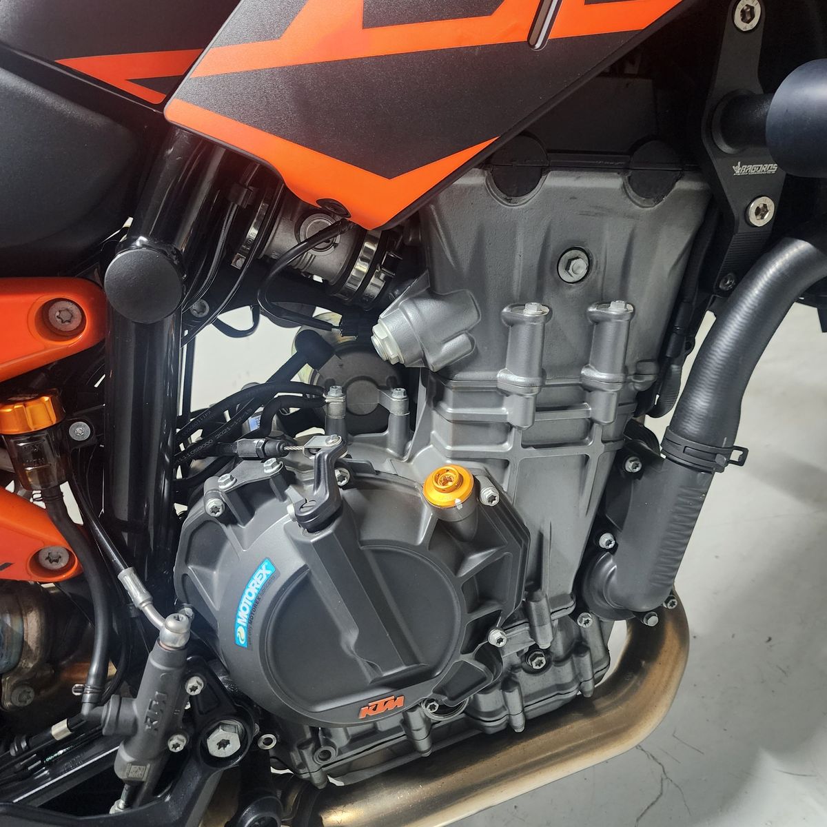 KTM 890 듀크 GP 7