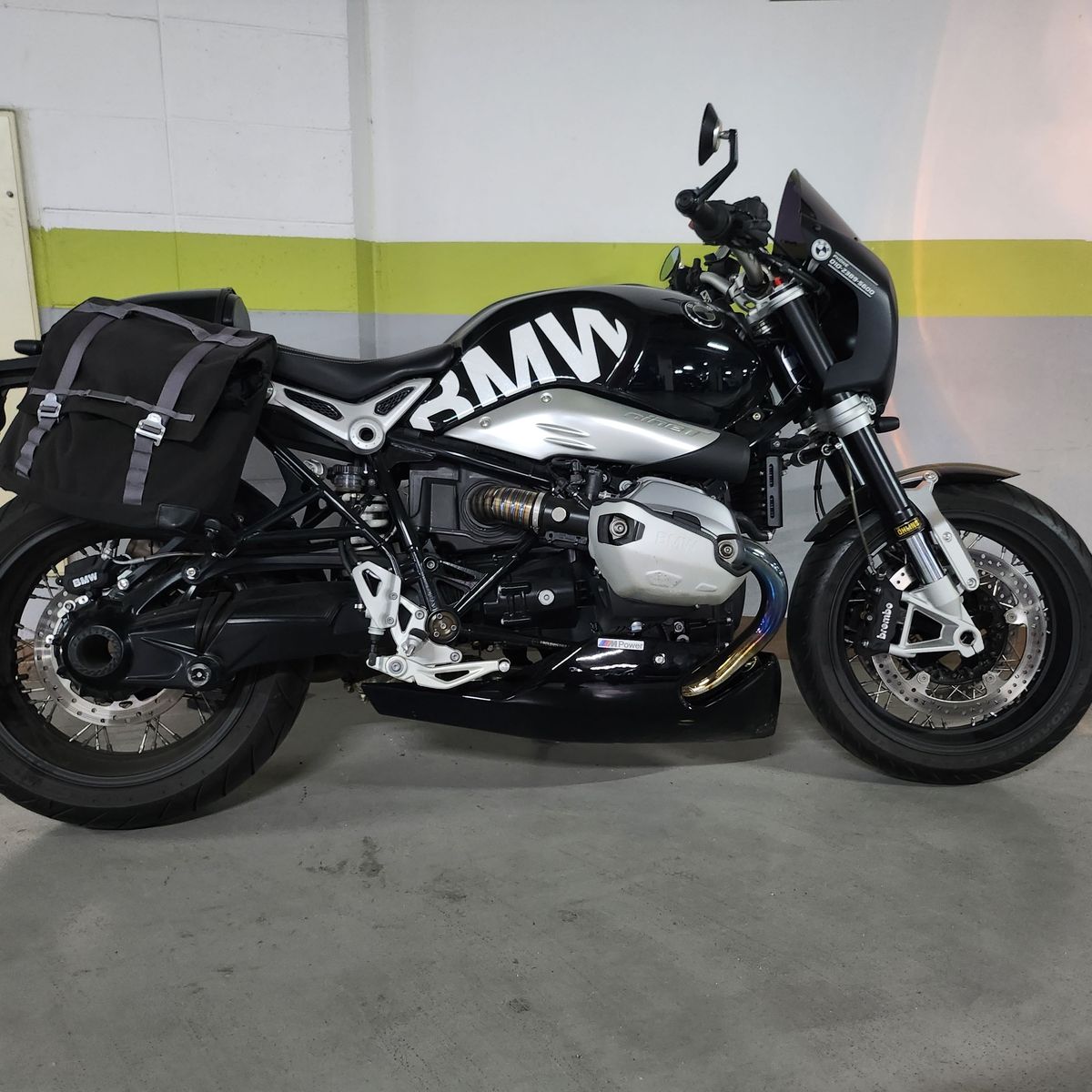 BMW R nine T  main