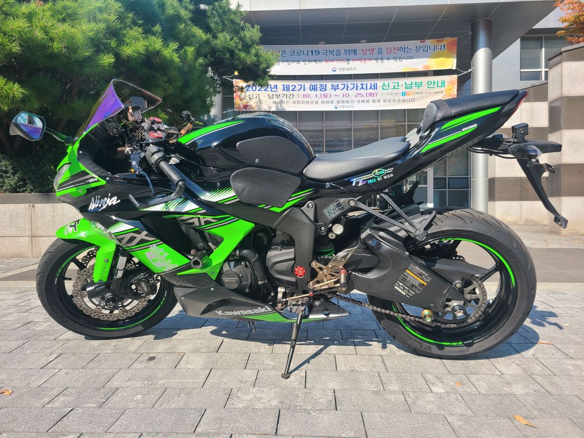 가와사키 닌자 ZX-6R thumb 2