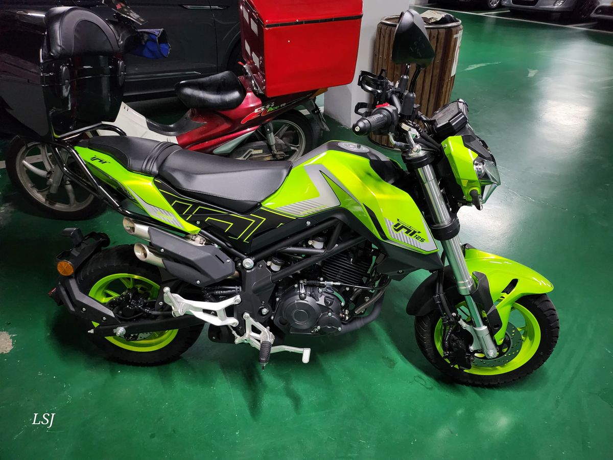 베넬리 TNT 125 main