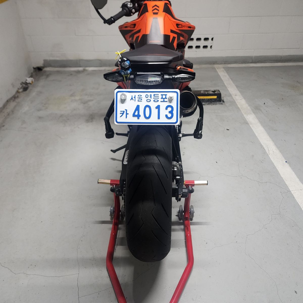 KTM 890 듀크 GP 4