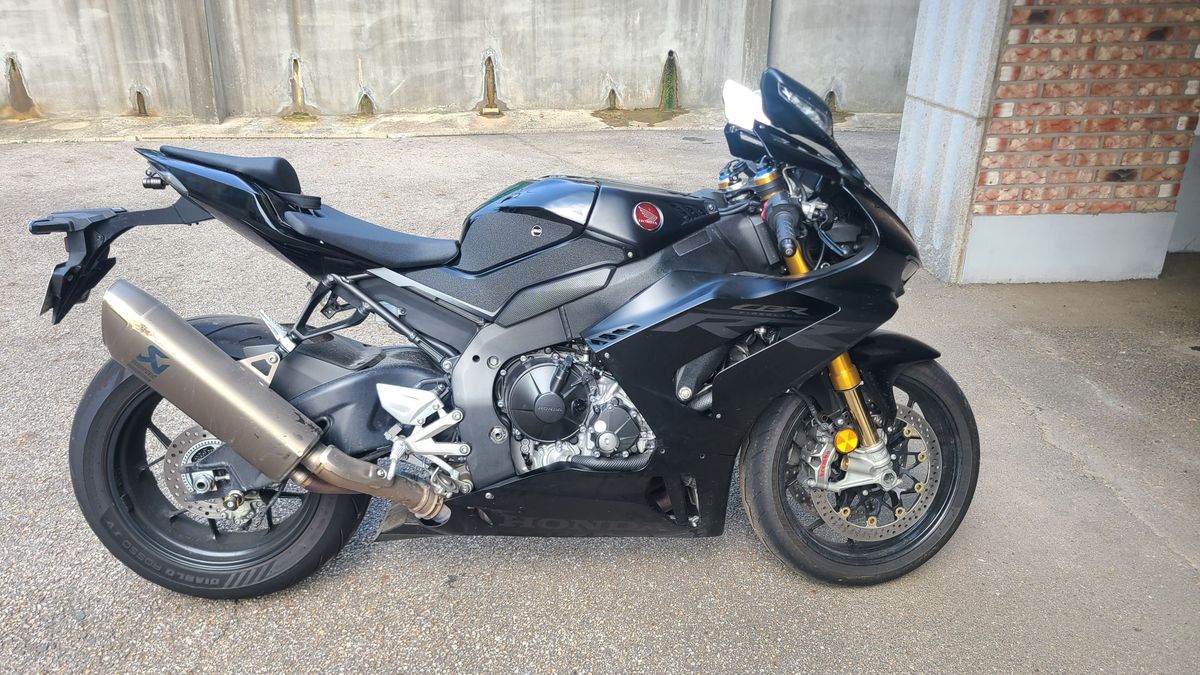 혼다 CBR 1000 RR-R 파이어블레이드 SP main
