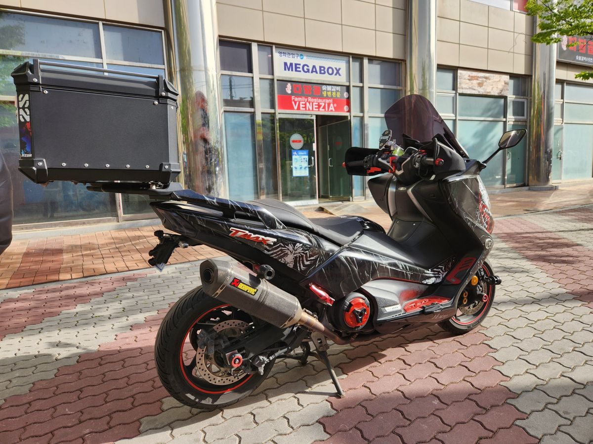 야마하 TMAX DX main