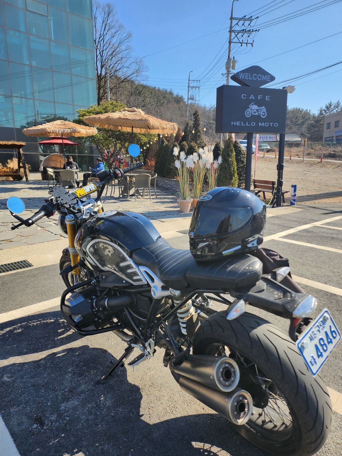 BMW R nine T  10