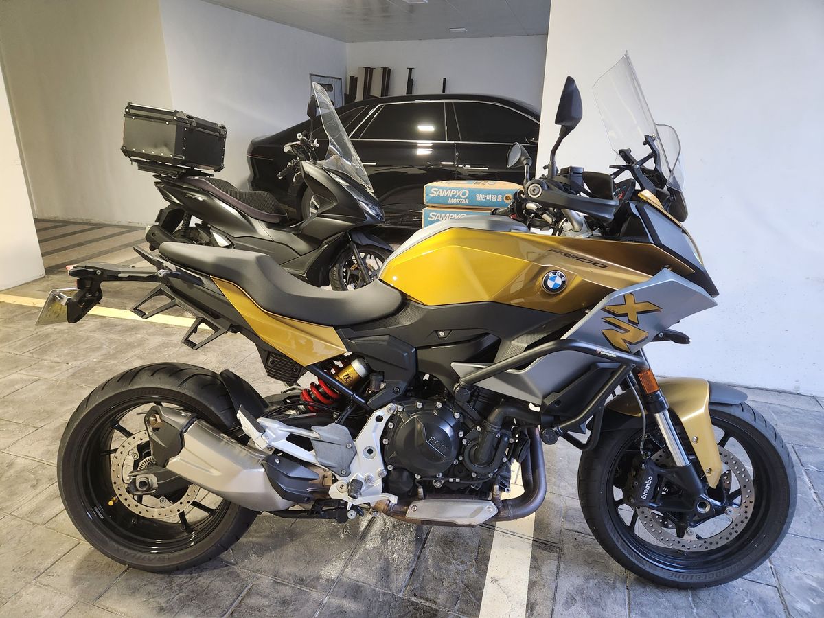 BMW F 900 XR main