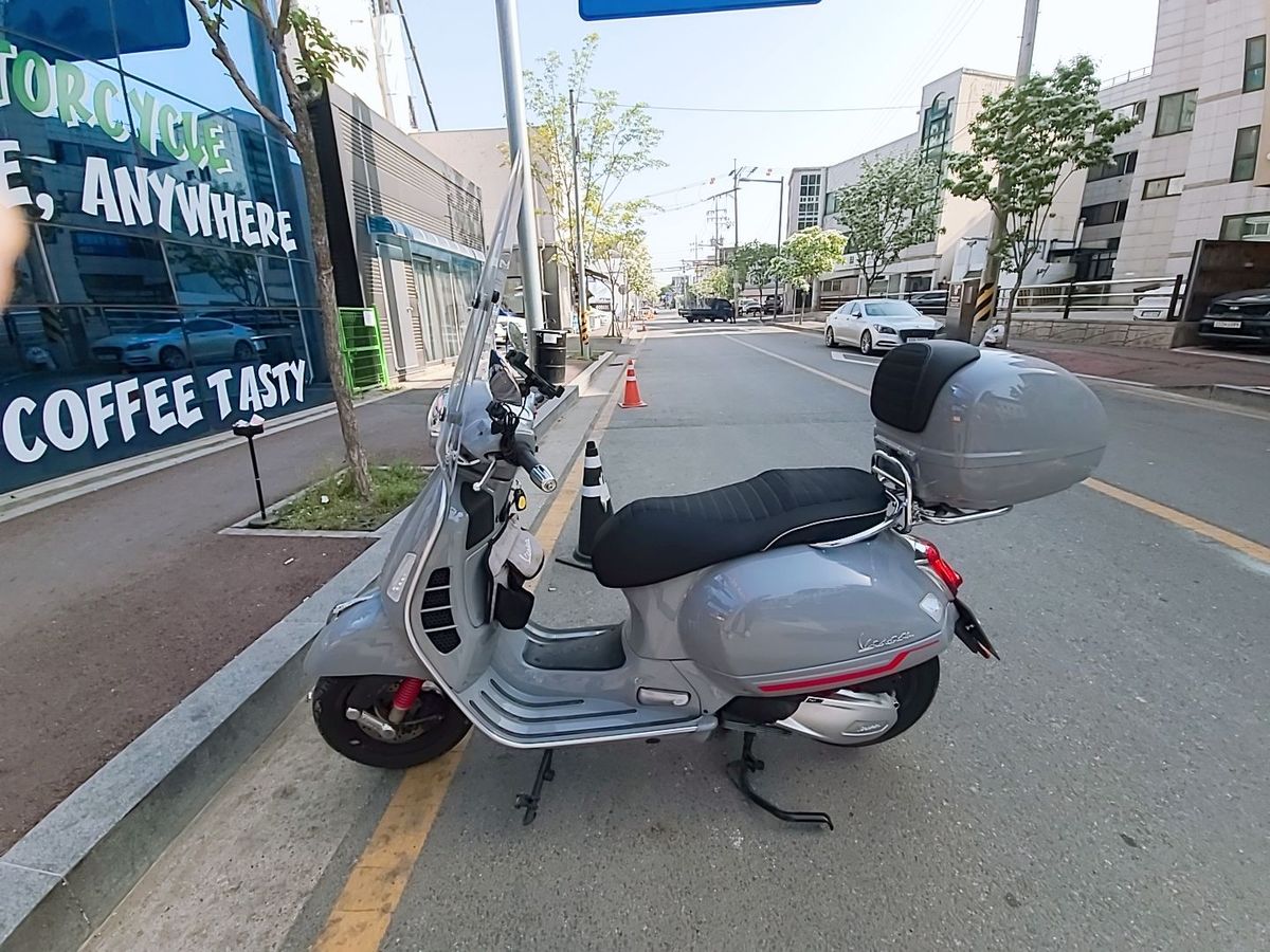베스파 GTS 300 슈퍼테크 main