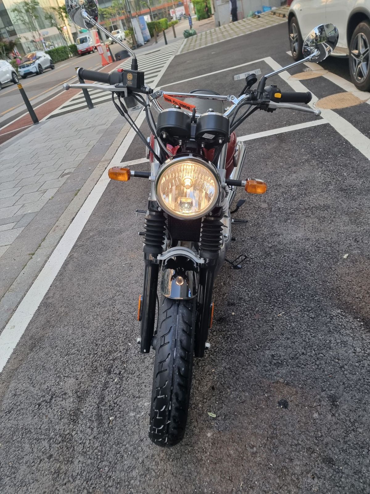로얄엔필드 인터셉터 650 more
