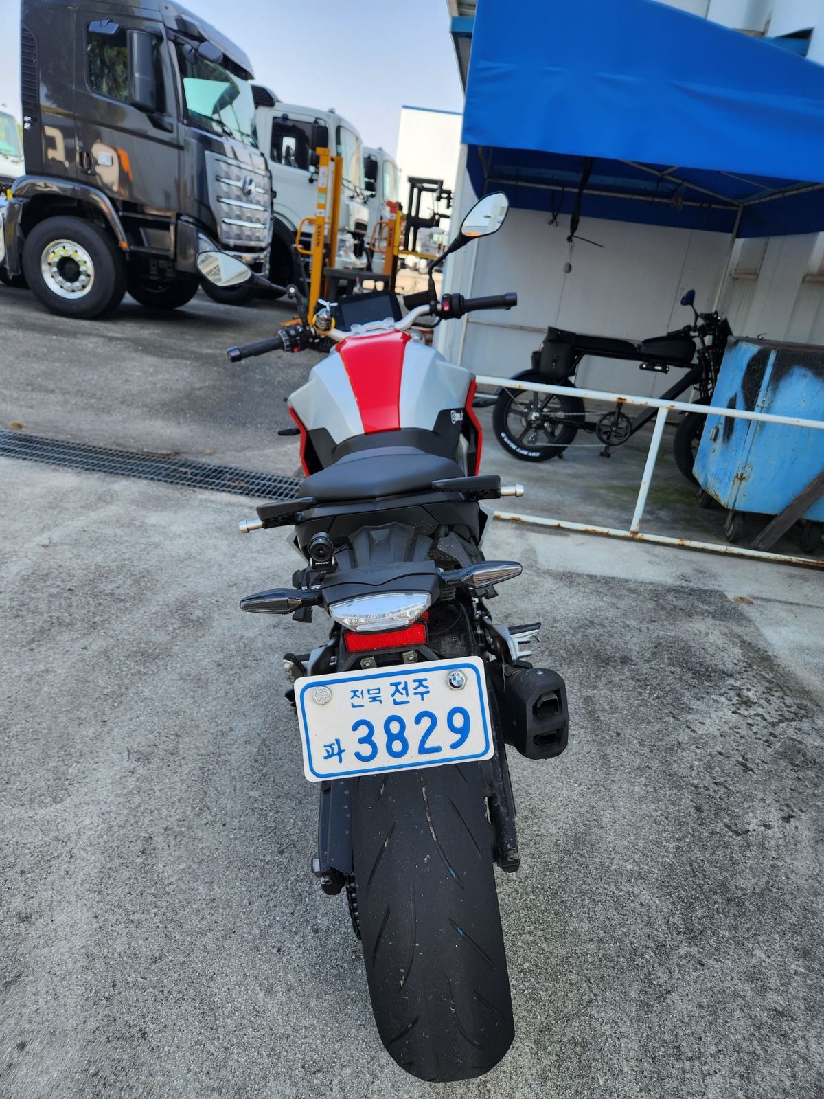 BMW F 900 R 4