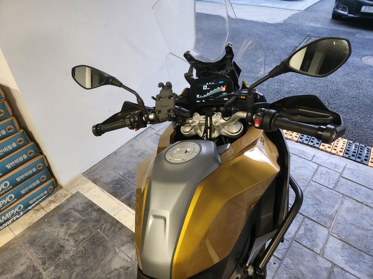 BMW F 900 XR 6