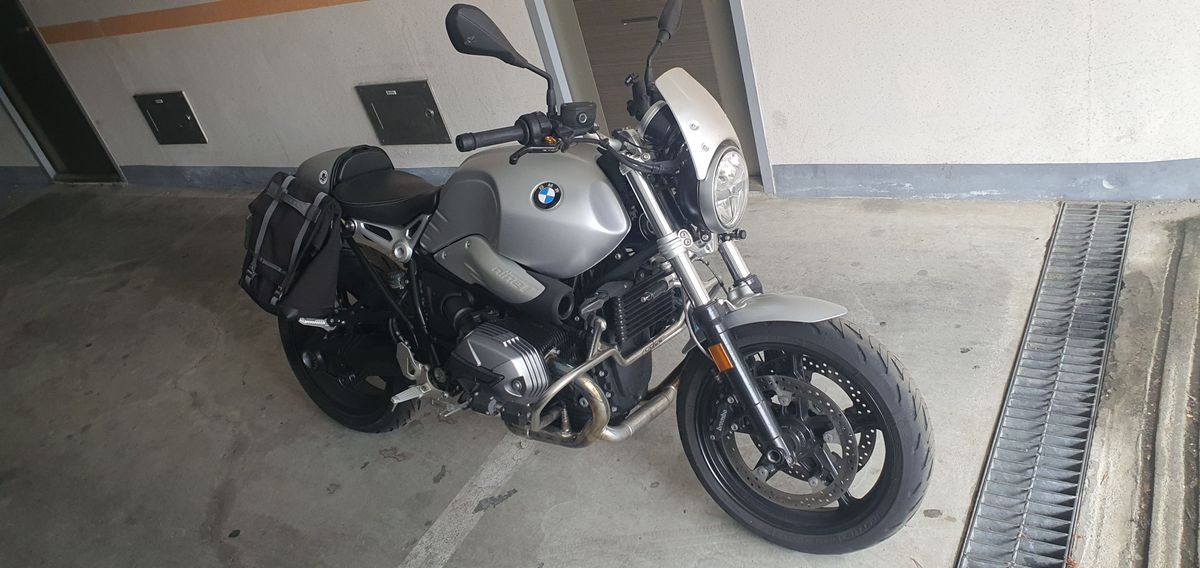 BMW R nine T 퓨어 main