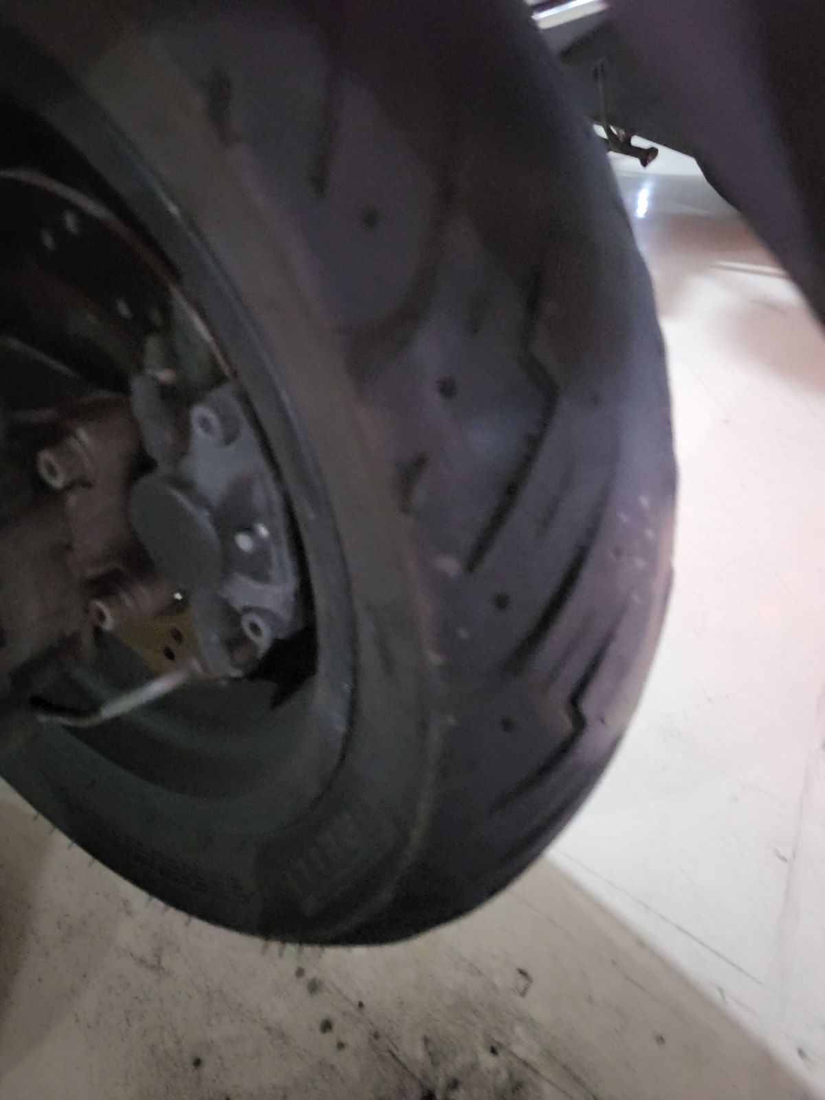 베스파 GTS 300 슈퍼스포츠 9