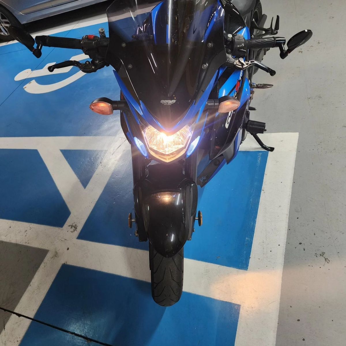 스즈키 GSX S 750 more