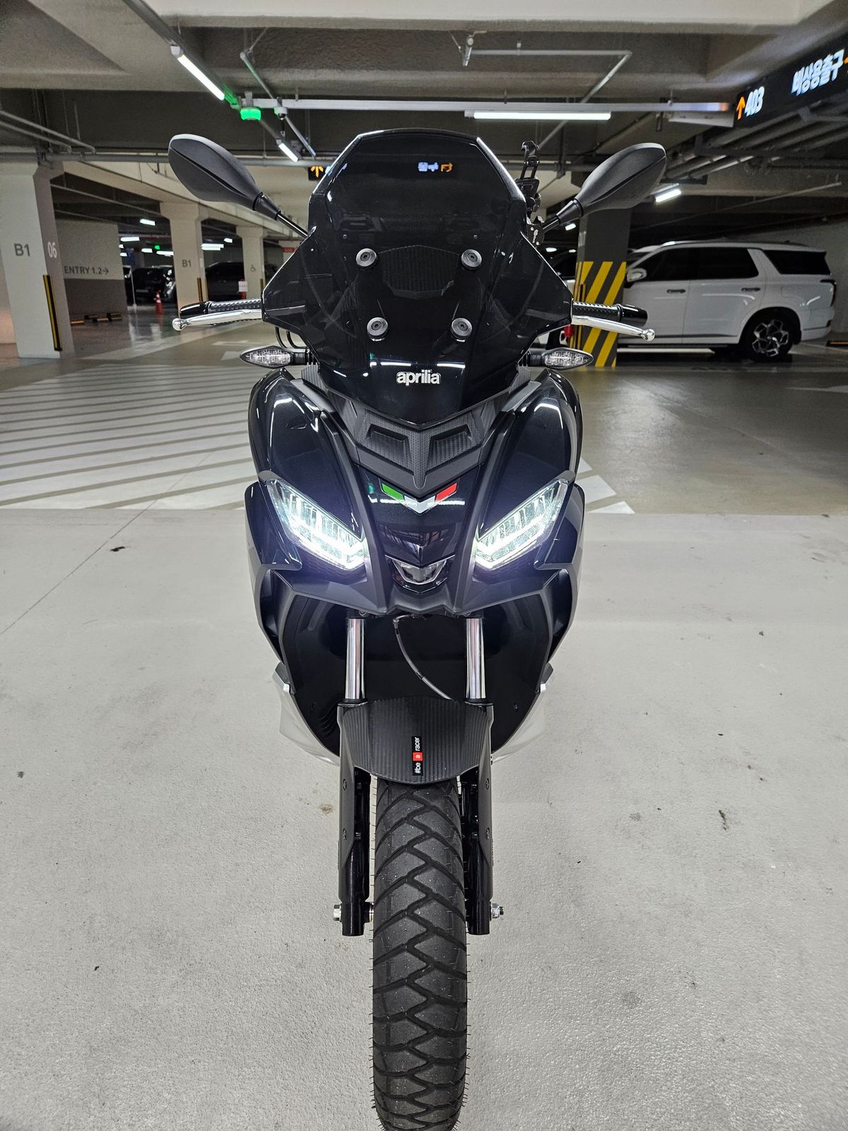 아프릴리아 SR GT 125 more