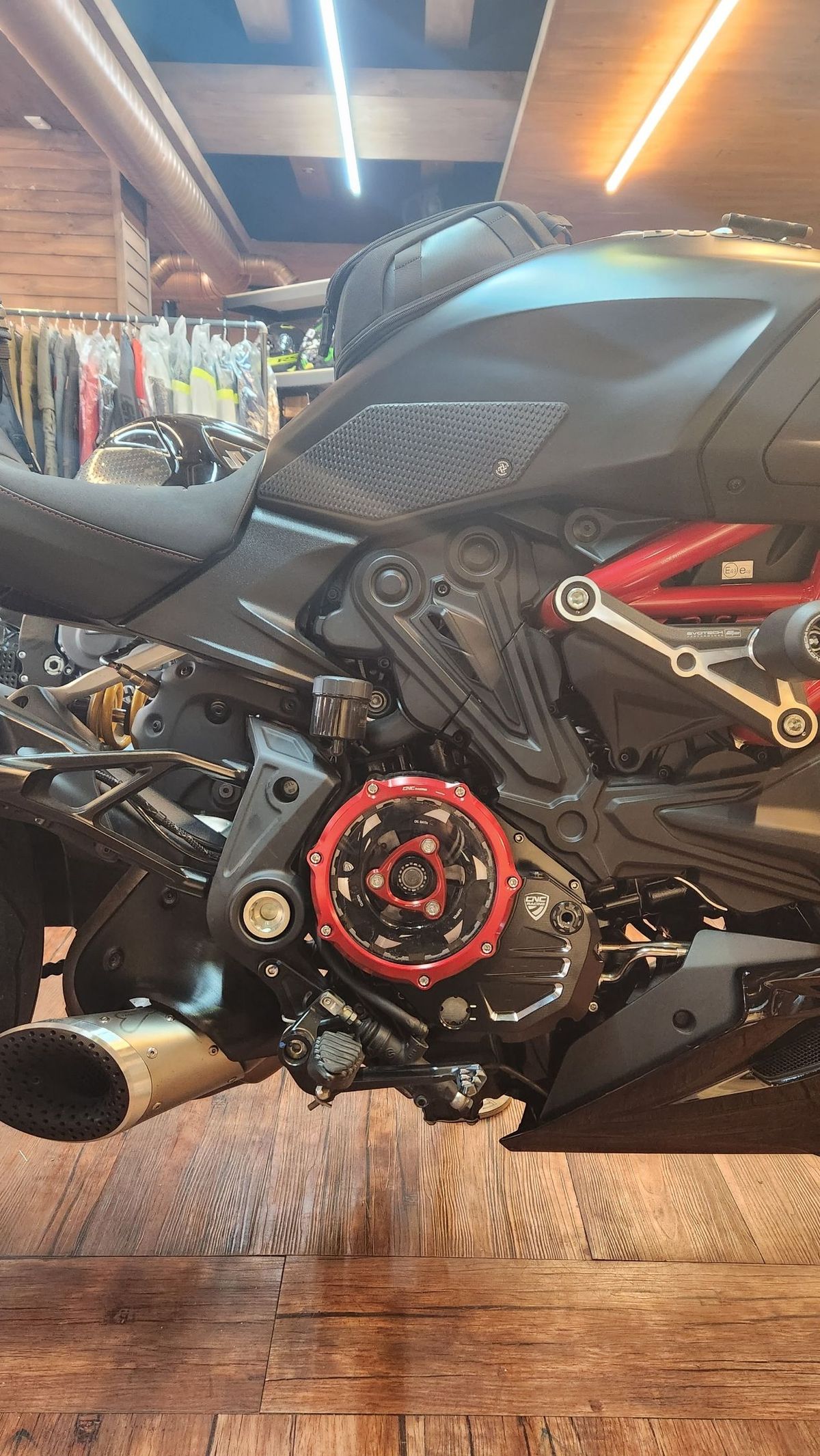 두카티 디아벨 1260 S 10