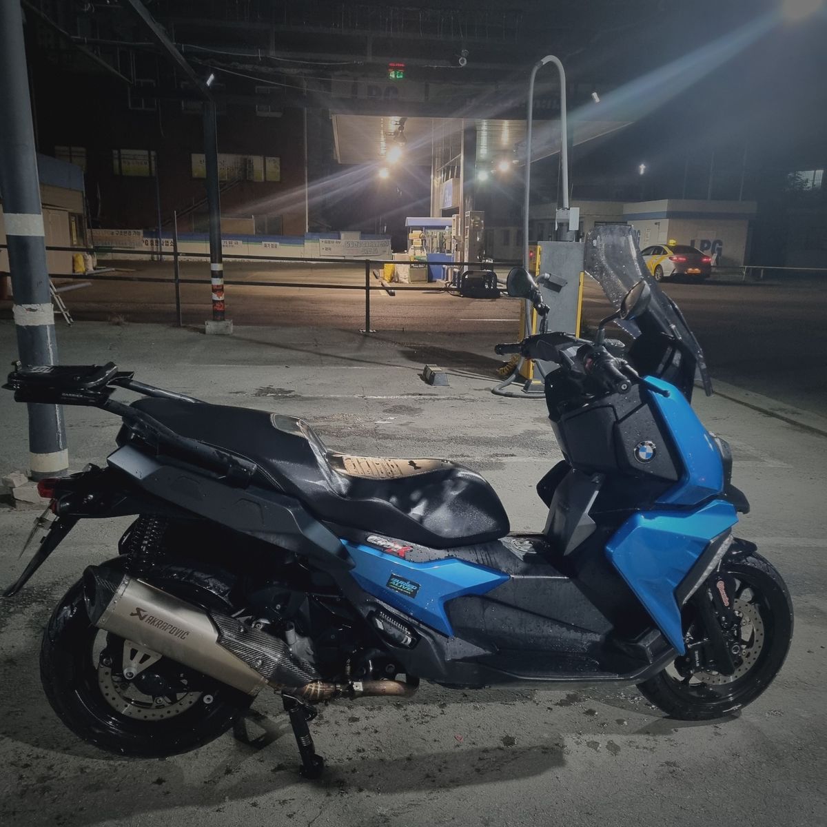 BMW C 400 X main