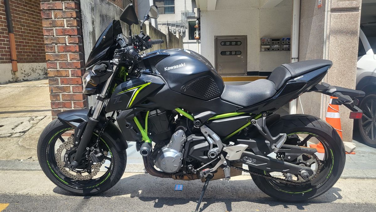 가와사키 Z 650 thumb 2