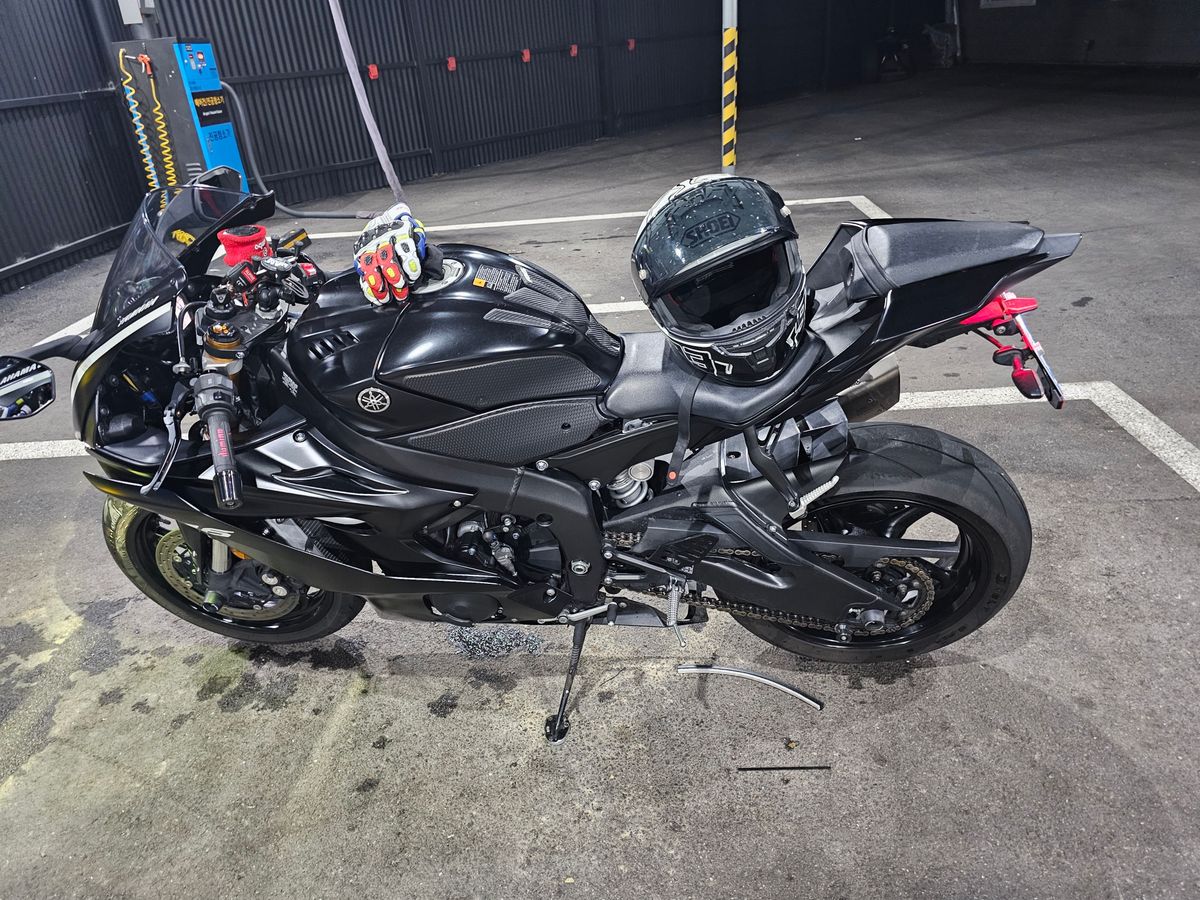 야마하 YZF R6 thumb 2