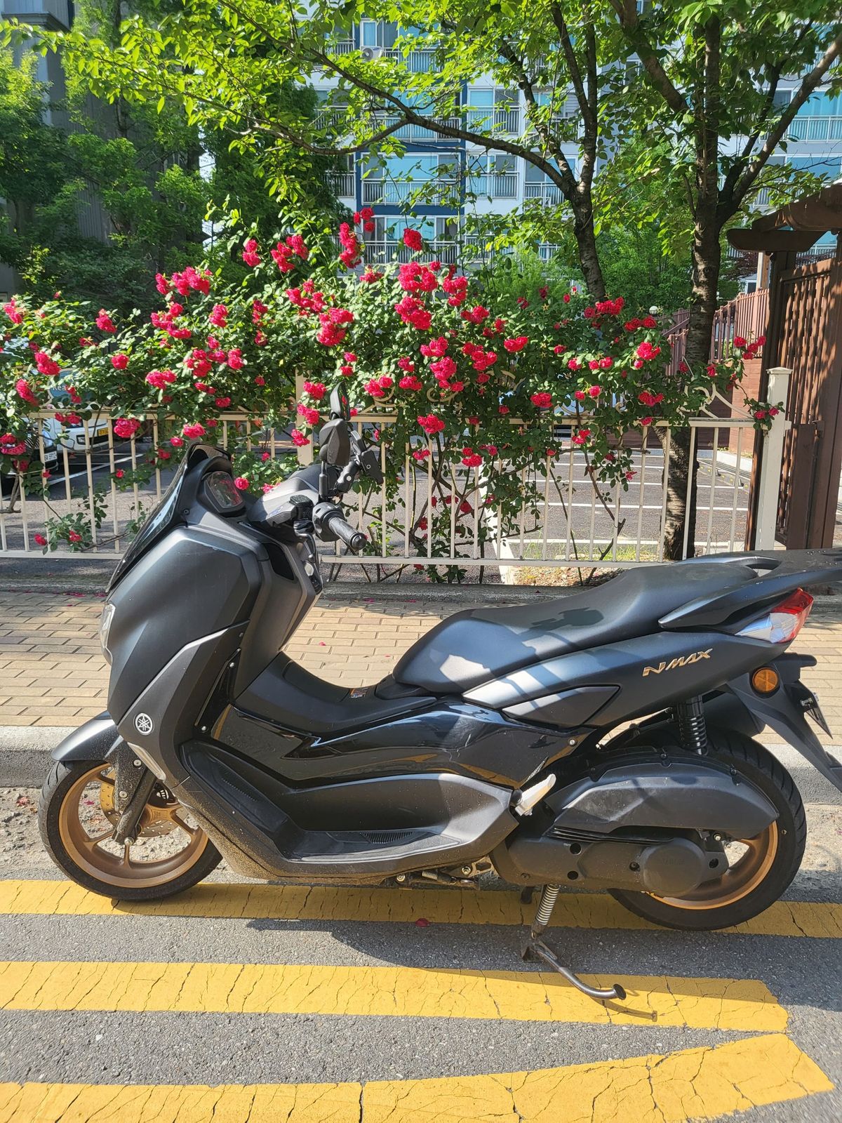 야마하 NMAX 125 thumb 2