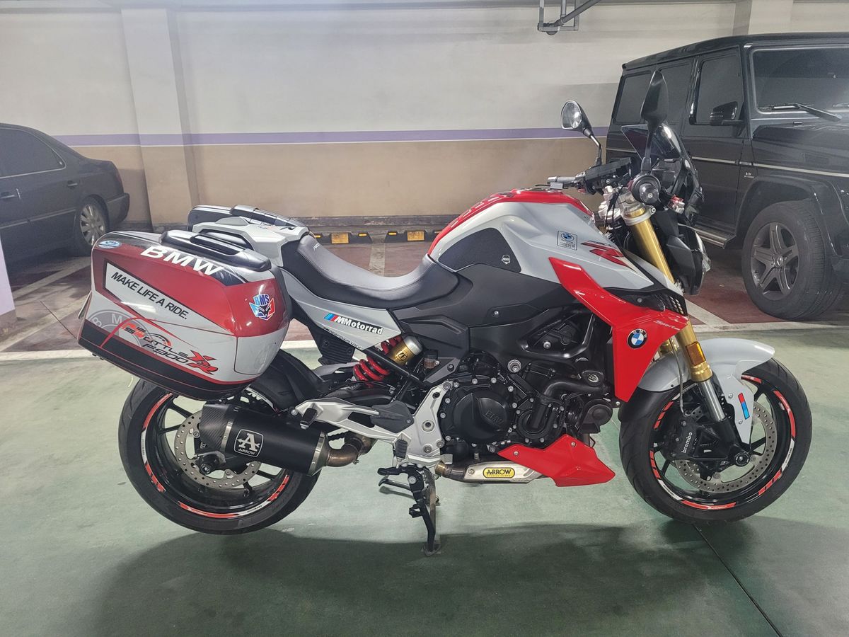 BMW F 900 R main