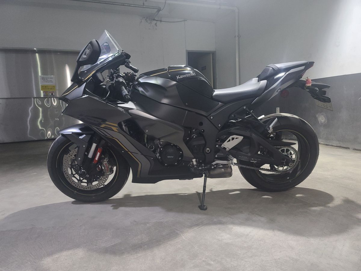 가와사키 닌자 ZX 10 R thumb 2