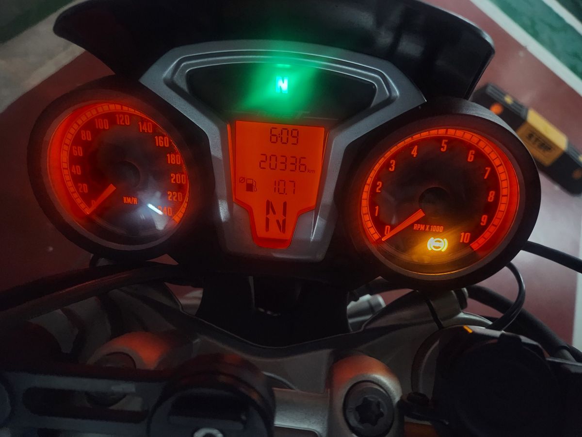 BMW R nine T  5