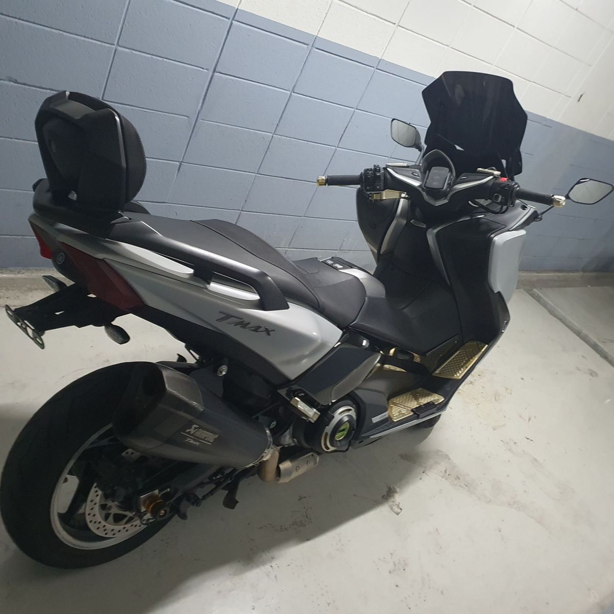 야마하 TMAX DX main
