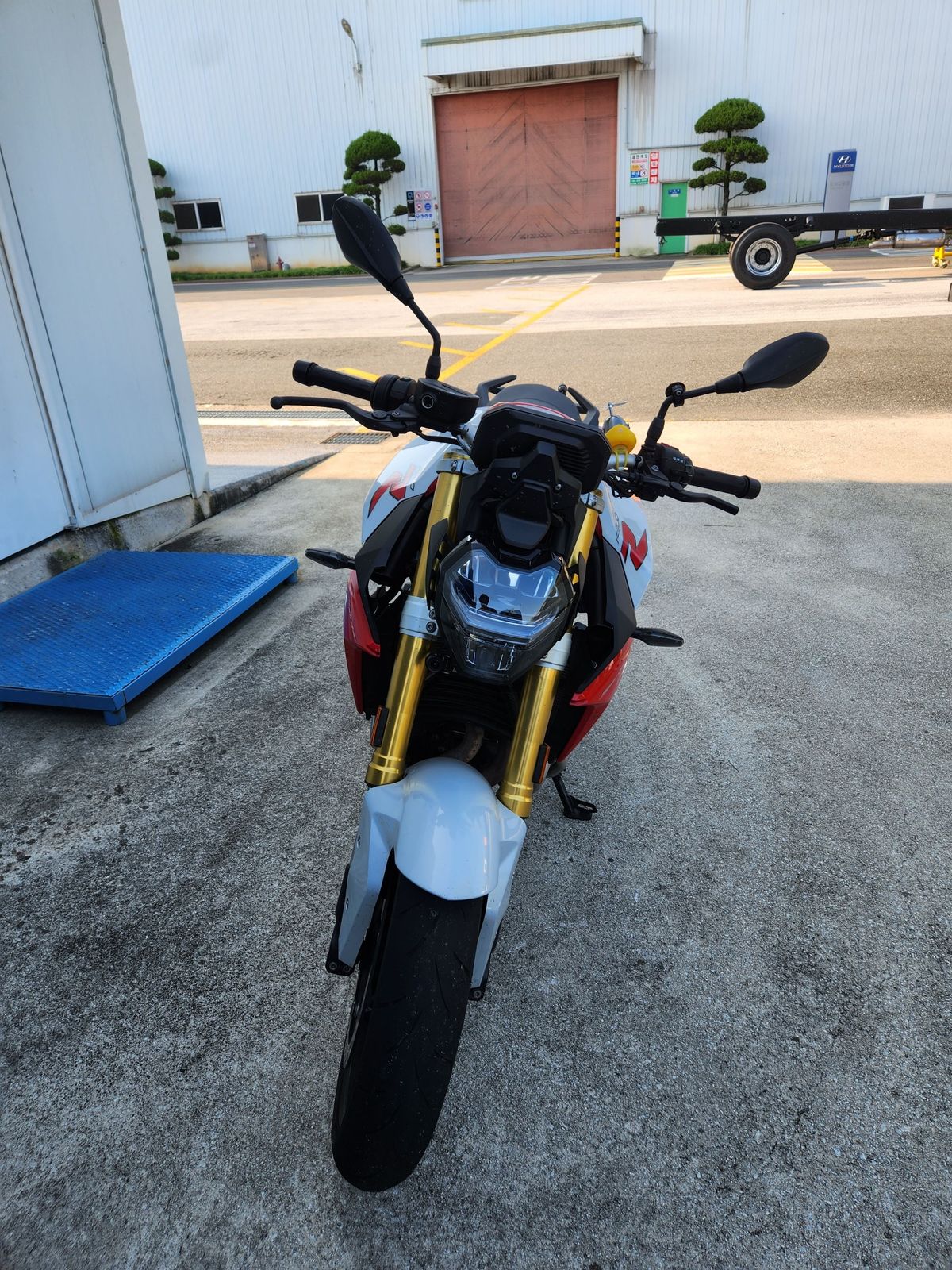 BMW F 900 R more