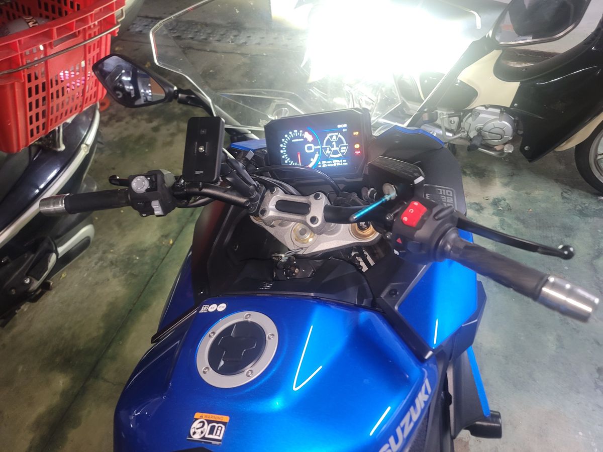스즈키 GSX S 1000 GT 6