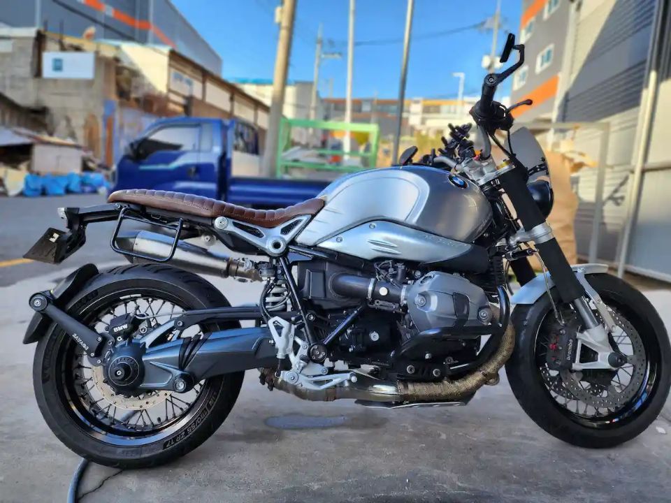 BMW R nine T  main