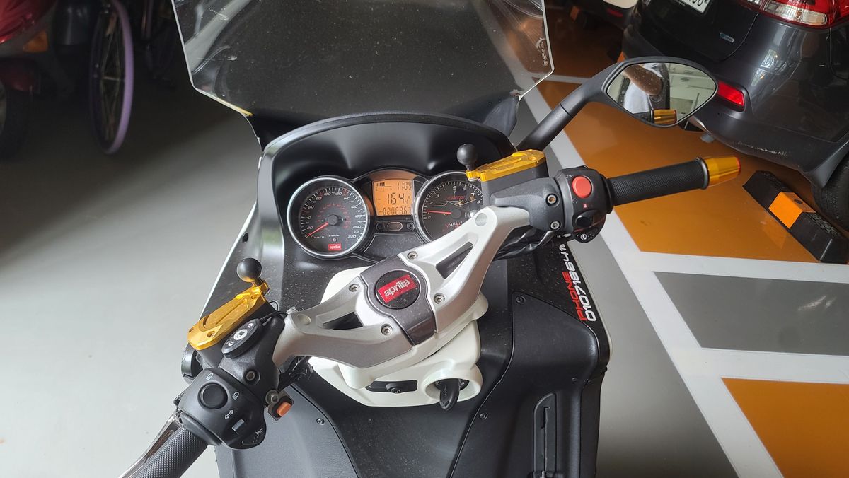아프릴리아 SRV 850 6