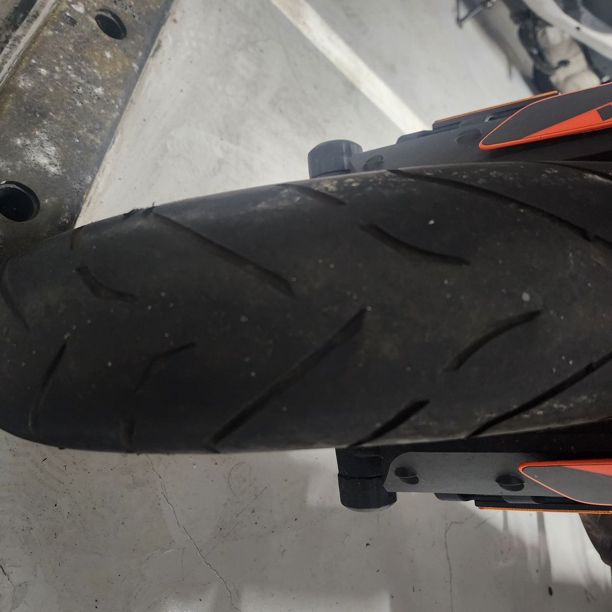 KTM 890 듀크 GP 11