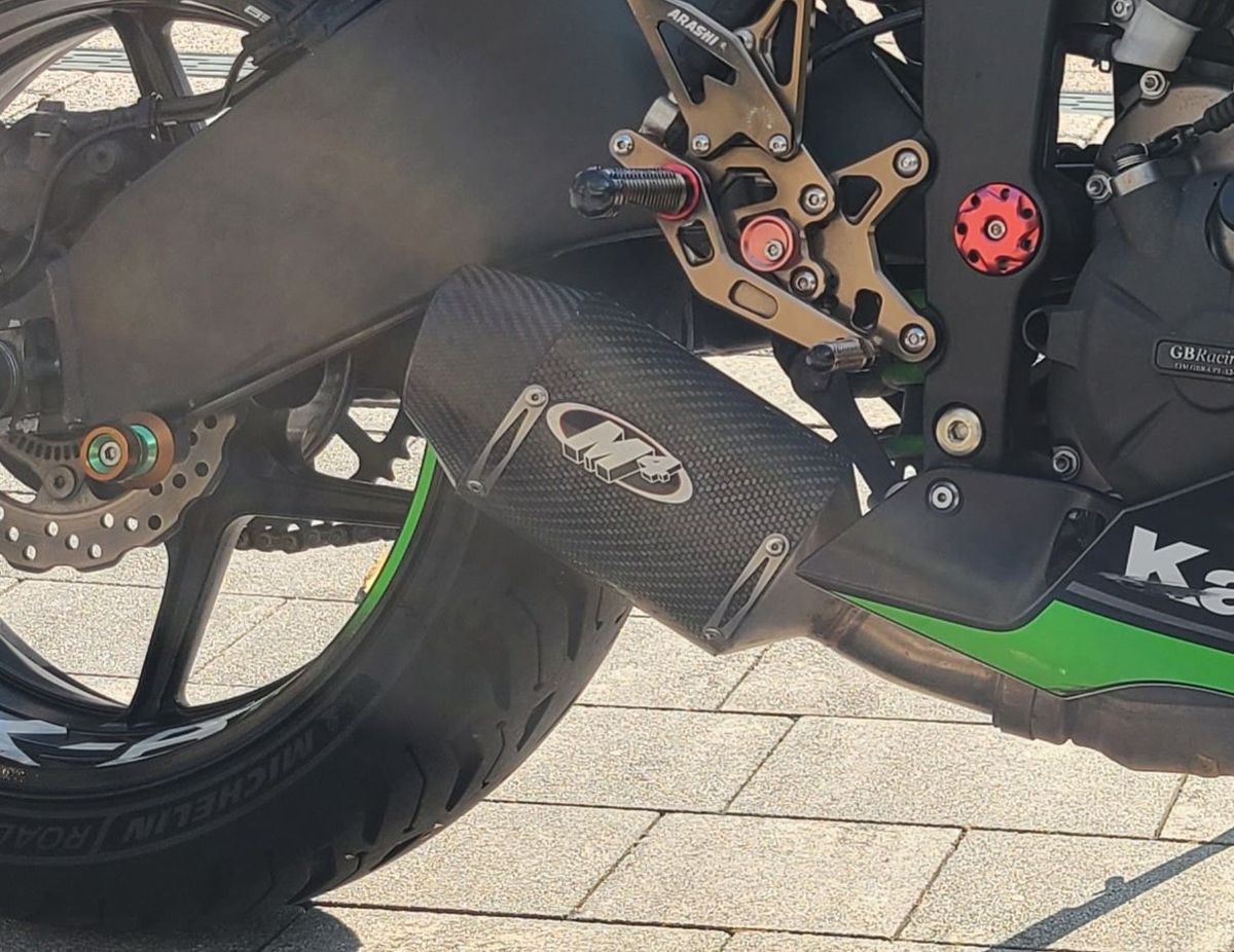 가와사키 닌자 ZX-6R 10