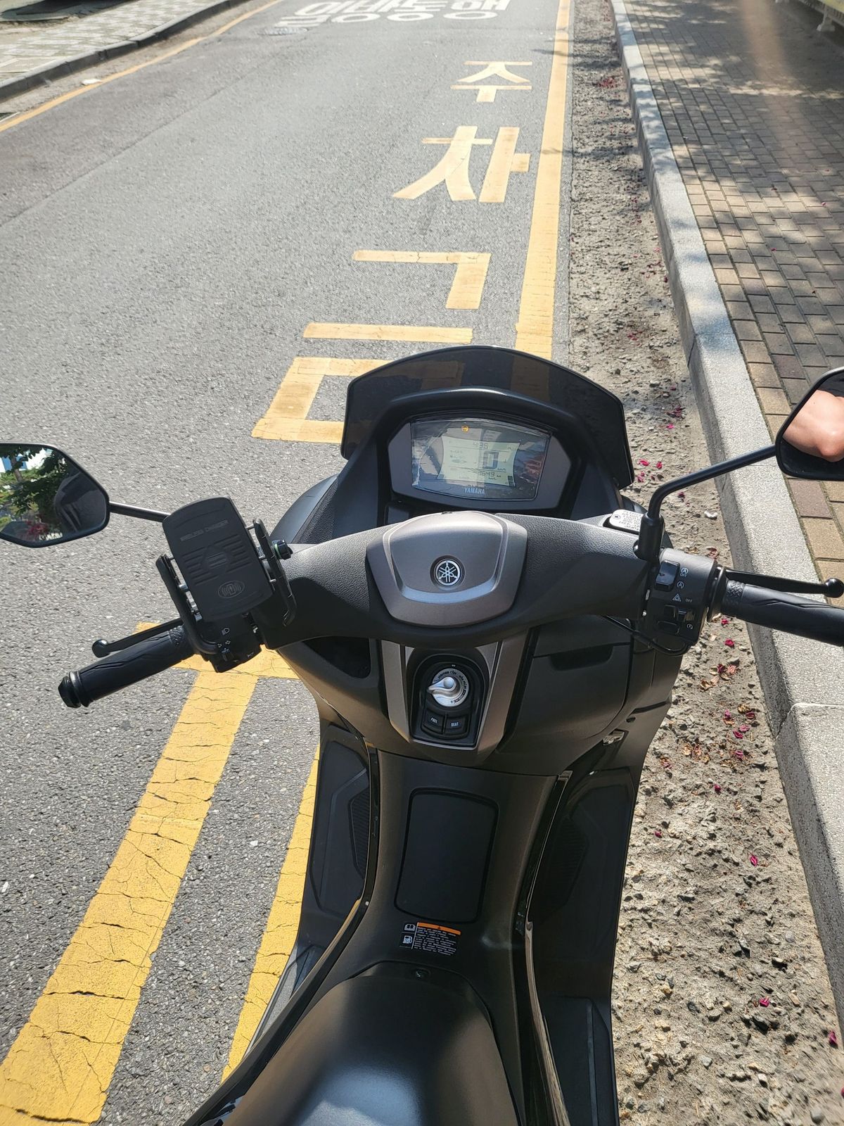 야마하 NMAX 125 6