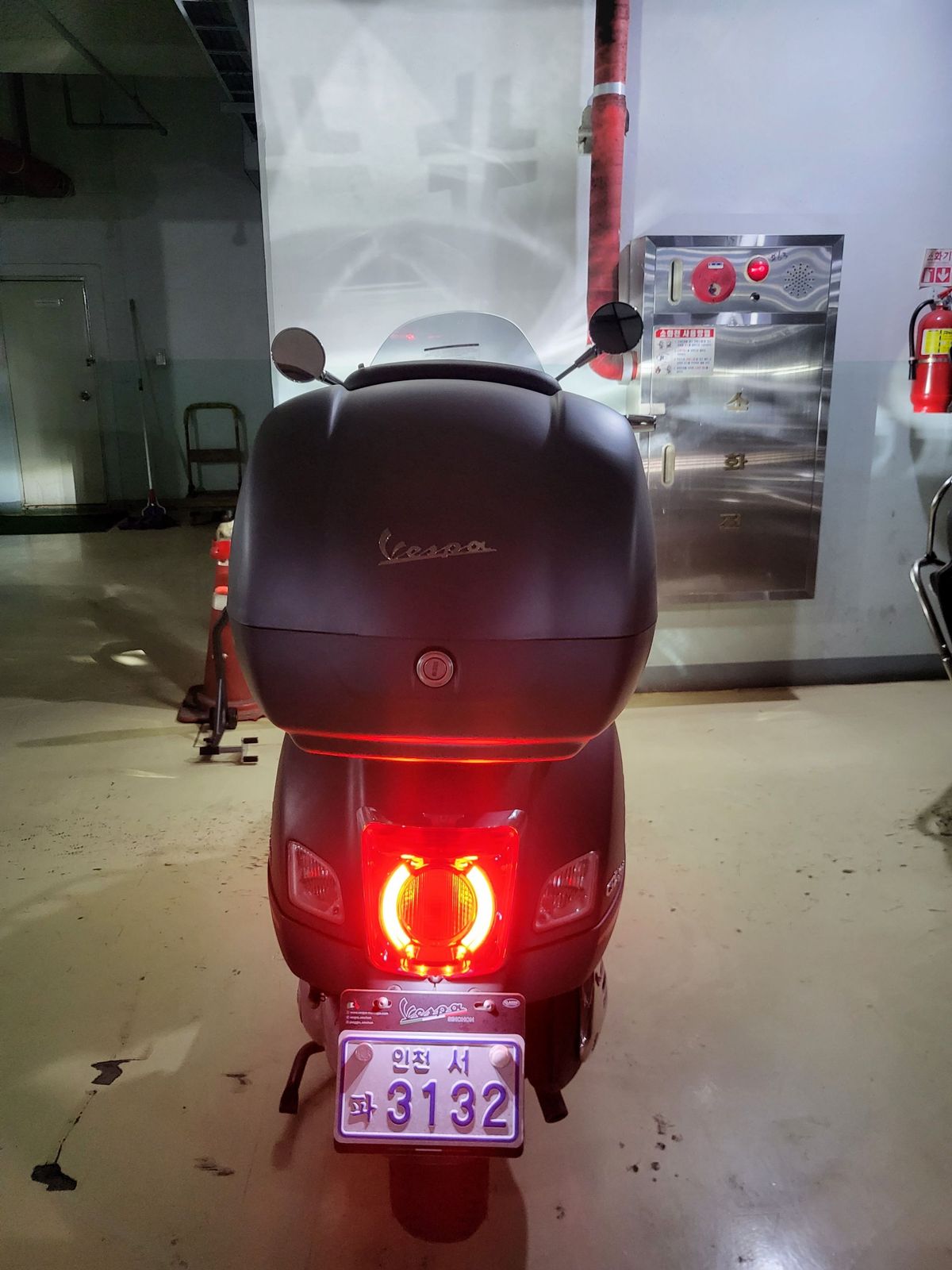 베스파 GTS 300 슈퍼스포츠 4