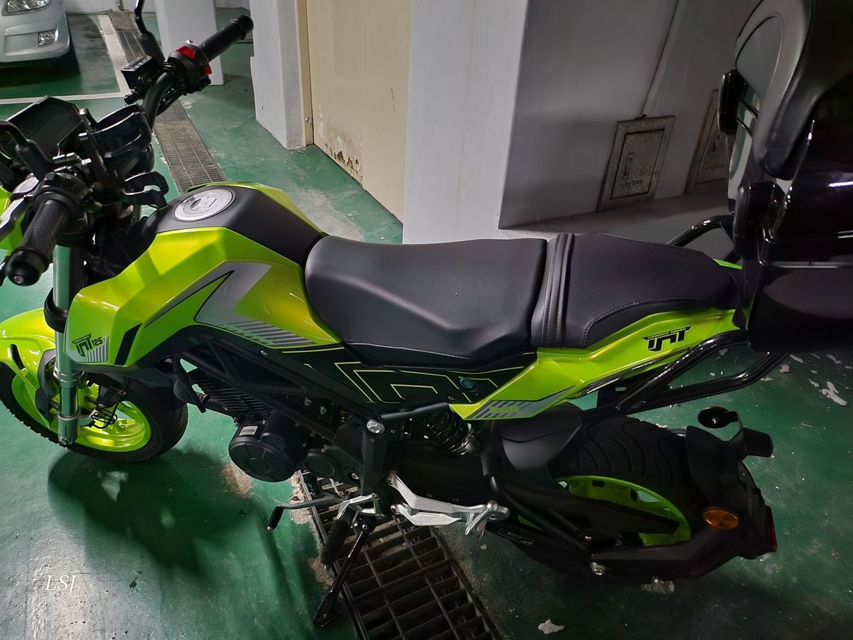 베넬리 TNT 125 6