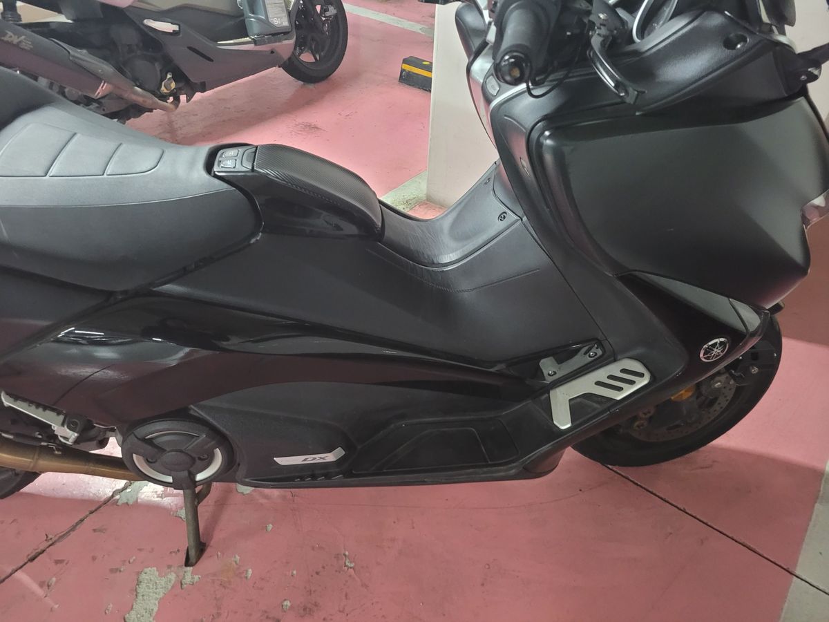 야마하 TMAX DX main