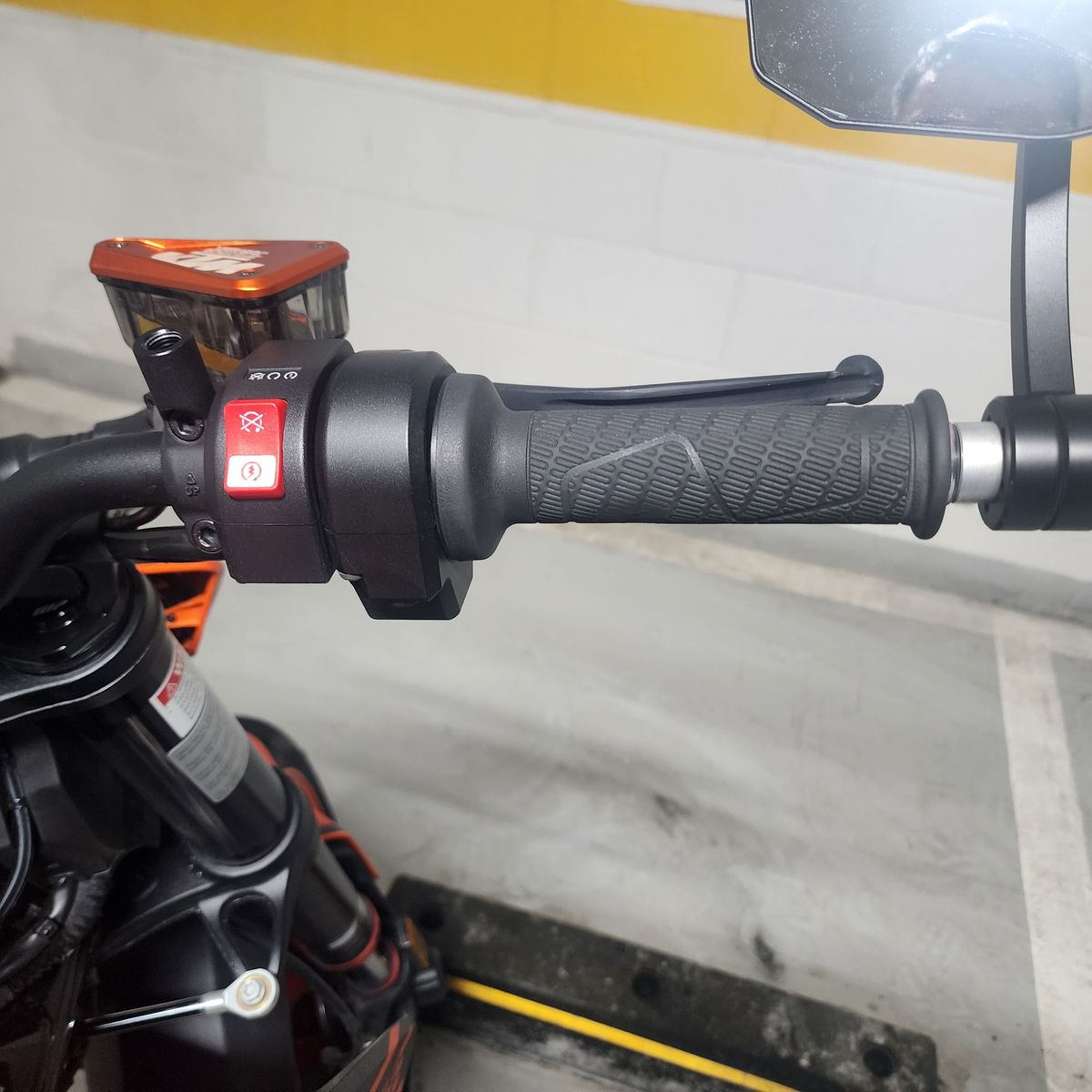 KTM 890 듀크 GP 14