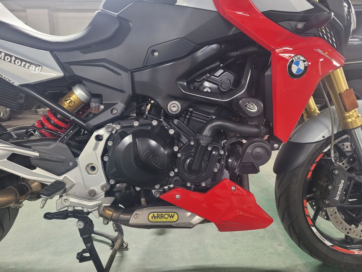 BMW F 900 R 8