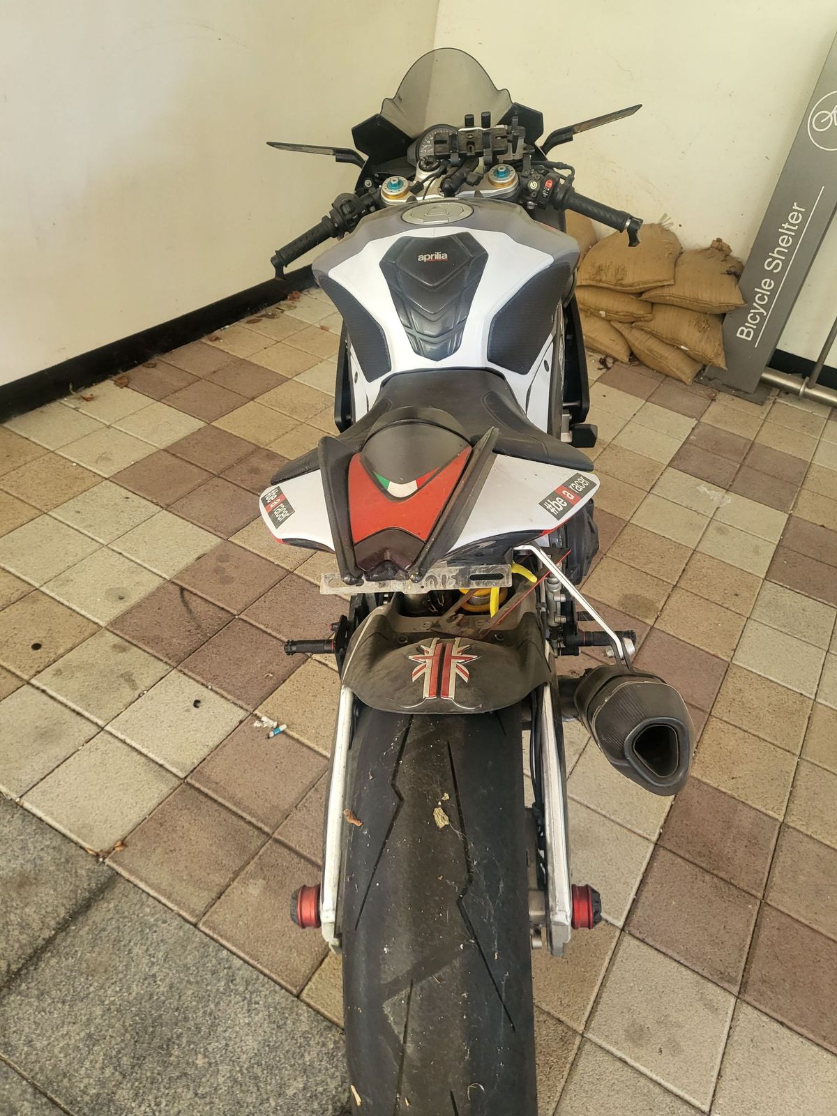 아프릴리아 RSV 4 RF more