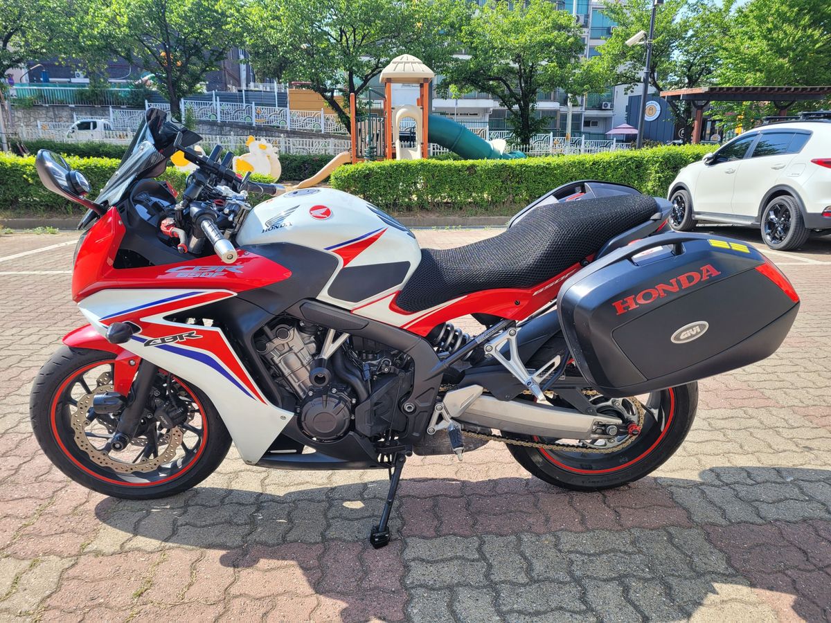 혼다 CBR 650 F thumb 2