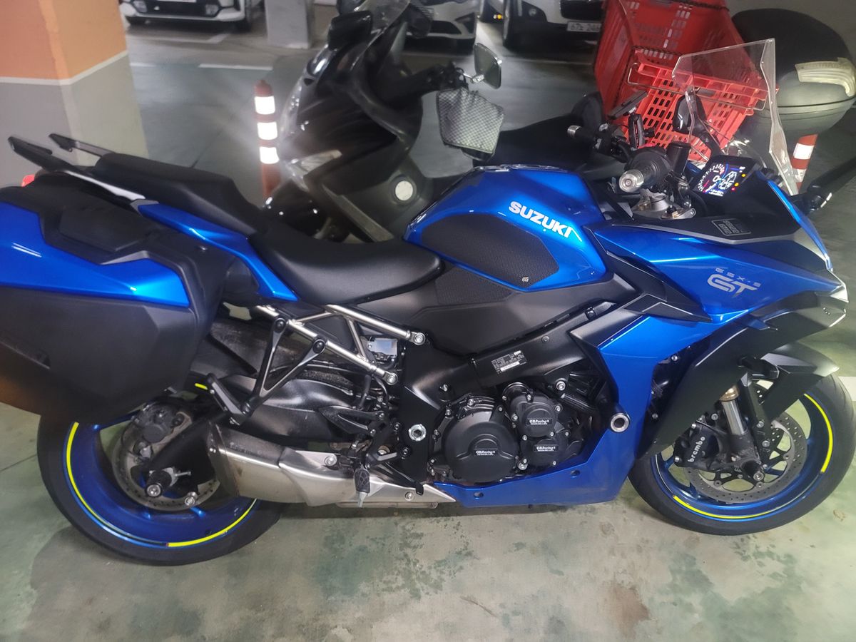 스즈키 GSX S 1000 GT main