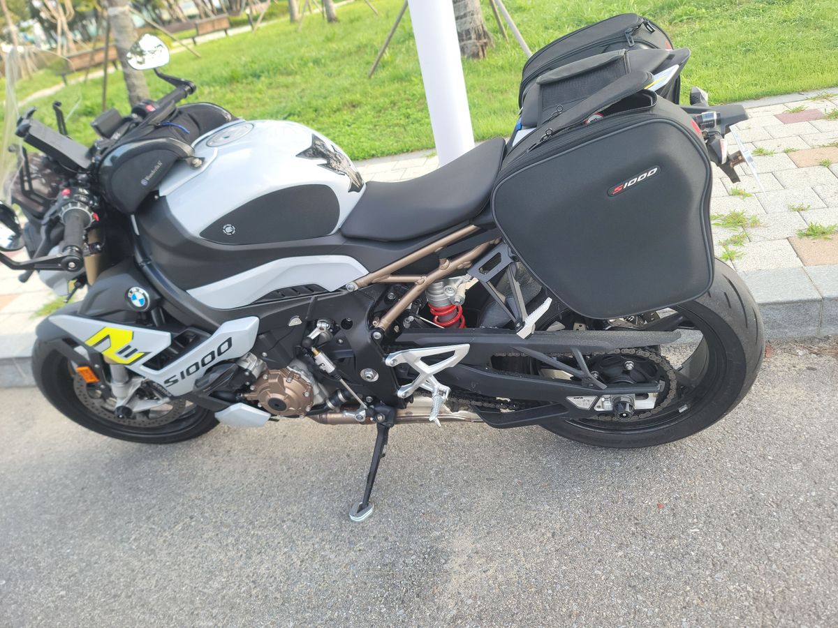 BMW S 1000 R main