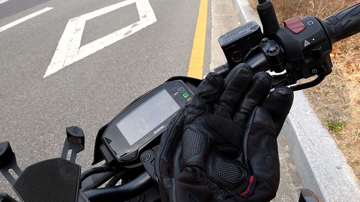 스즈키 GSX S 125 5