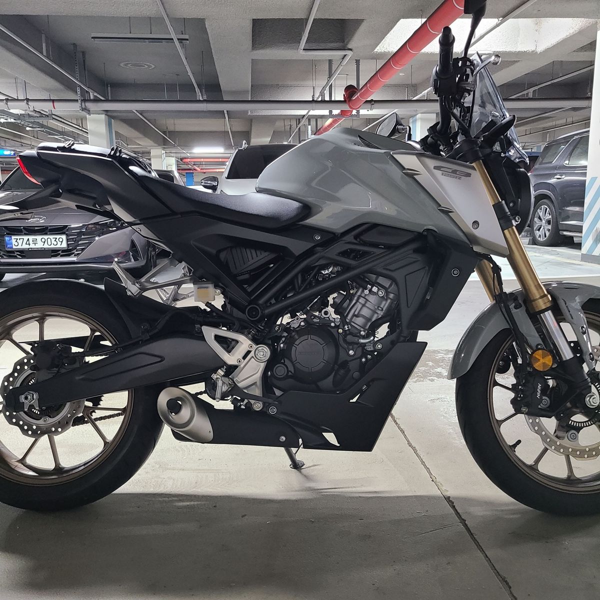 혼다 CB 125 R main