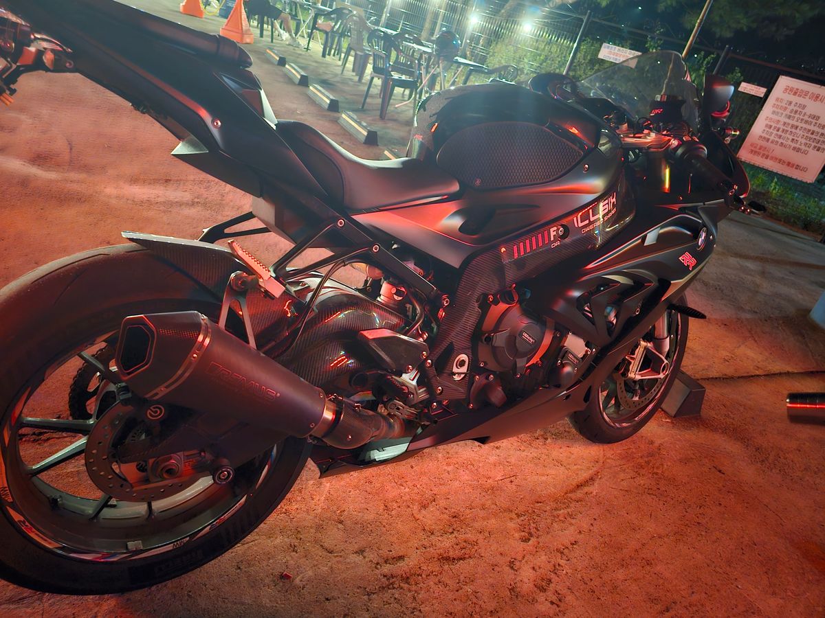 BMW S 1000 RR main