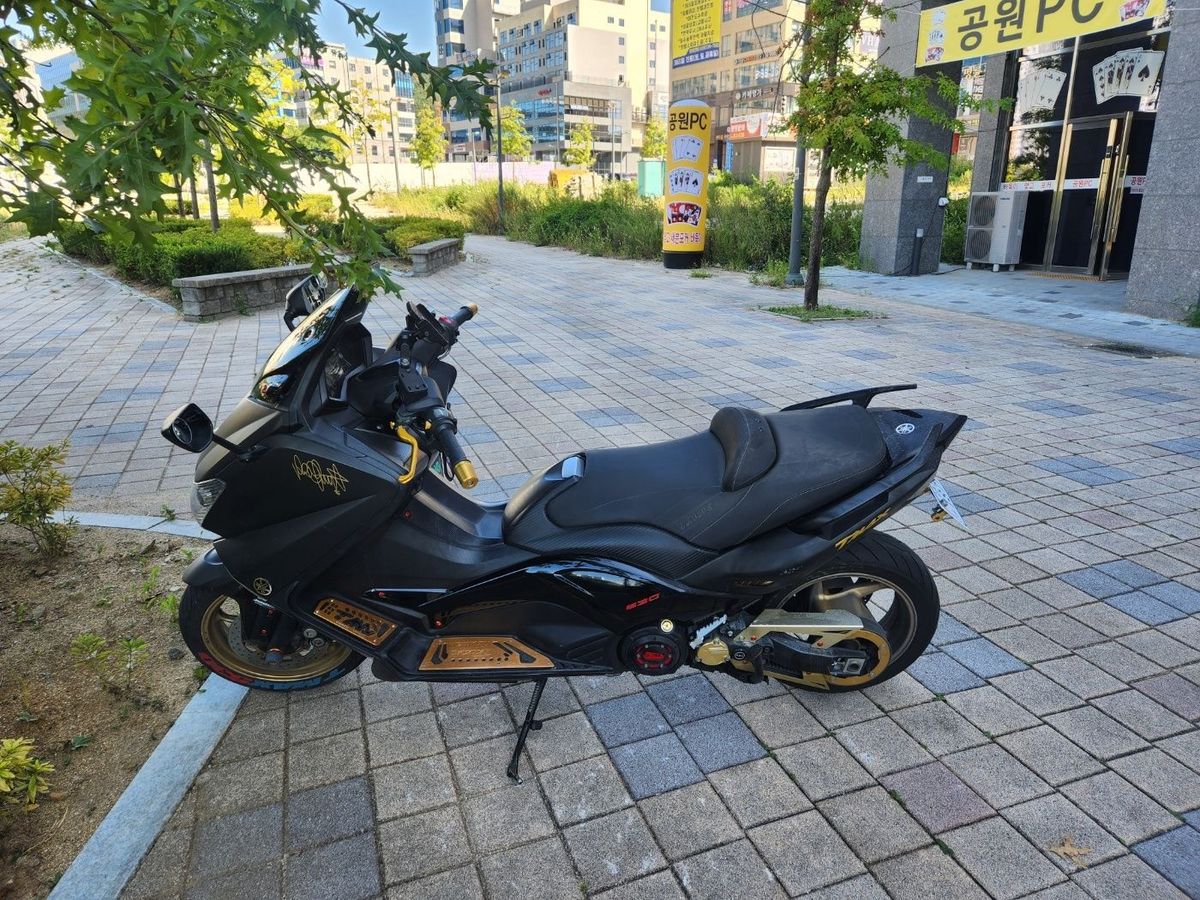 야마하 TMAX 530 8