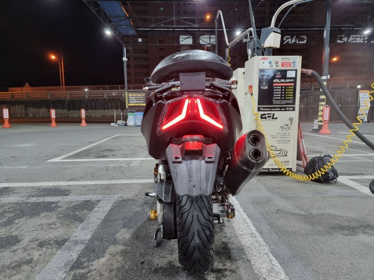 킴코 AK 550 i 4